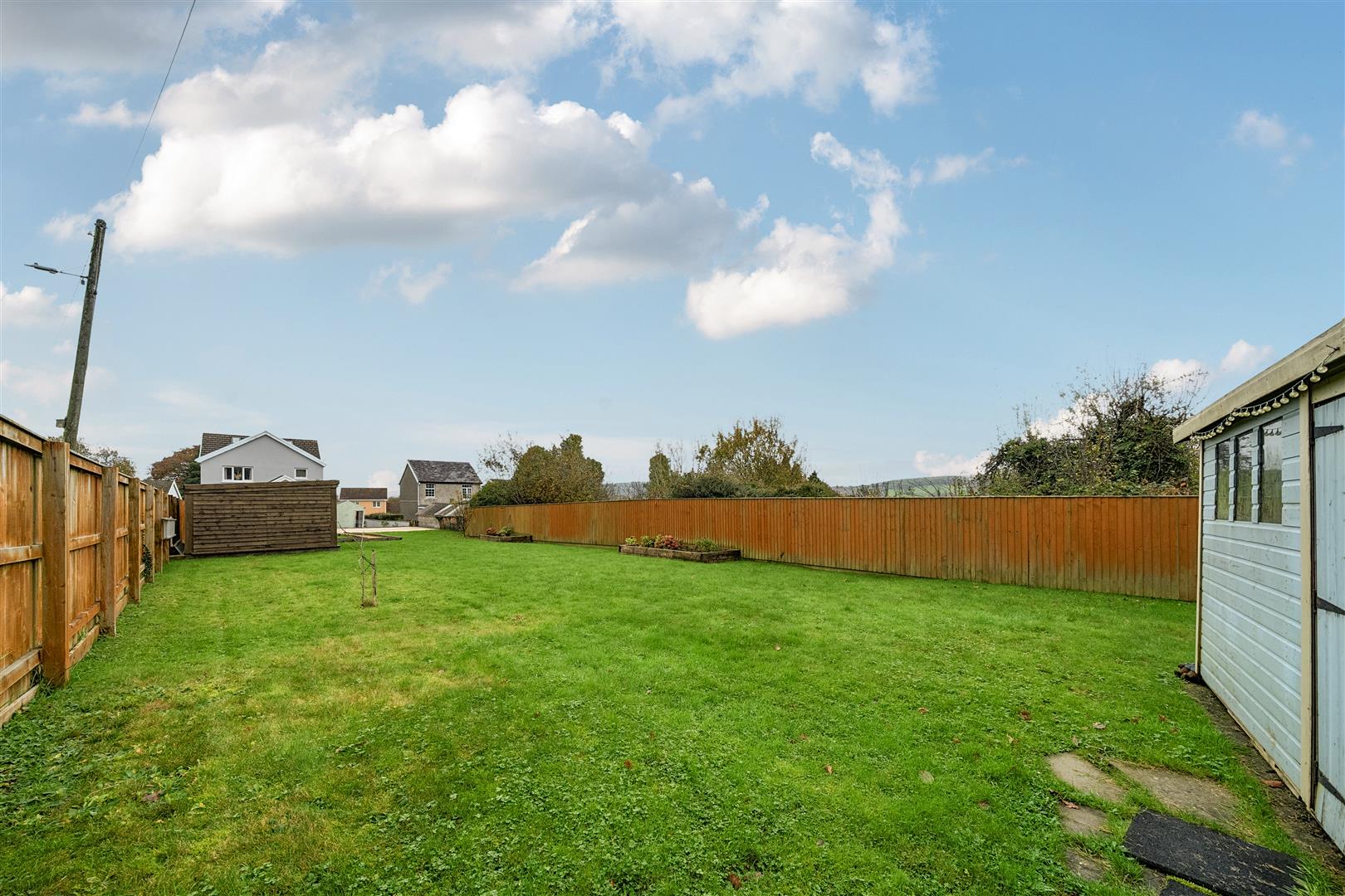 Heol Y Meinciau, Pontyates, Llanelli, SA15 5SE